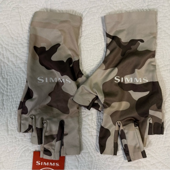 Simms Tan and Brown Camouflage Fingerless Gloves - Picture 3 of 3